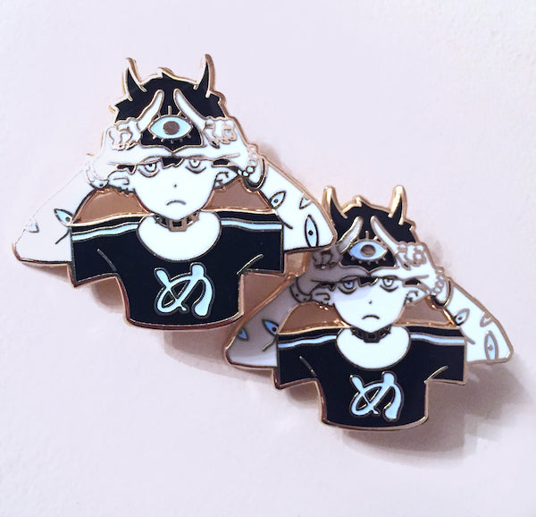 eyes-kun and hands-kun pins :)